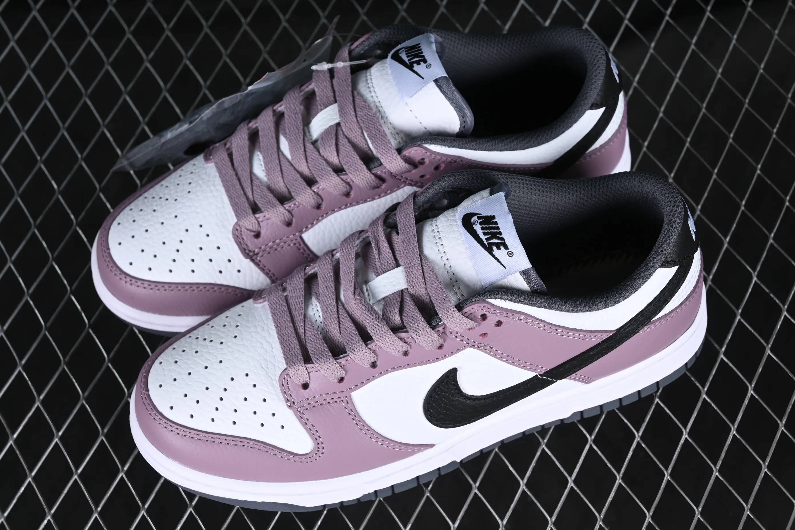 All categories Nk SB Dunk series Nk SB Dunk Low low-top sneakers Z version Nk Dunk Low SP white purple black hook SB low-top sports and leisure sneakers DO7413-991